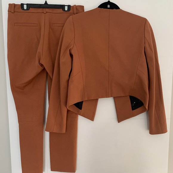 NWT TWO PIECE BLAZER AND PANT SUIT - Picture 2 of 6